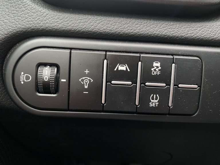 Używany samochód Kia Ceed dostępny w ofercie dealera Kia Wadowscy – zdjęcie pojazdu na sprzedaż